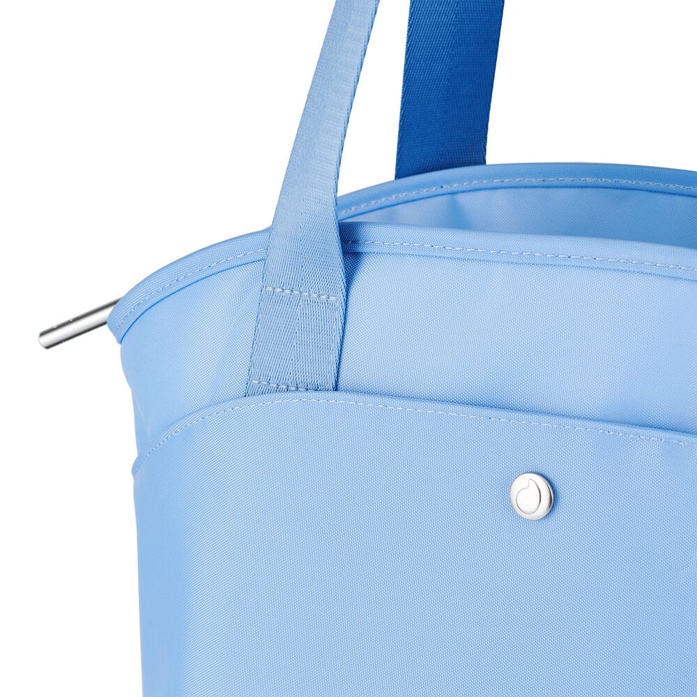 lunch-tote-m2 5341821_02-Swell-Lunch-Tote-Bag-Chambray-Blue-Pocket-Detail_3bd7.jpg
