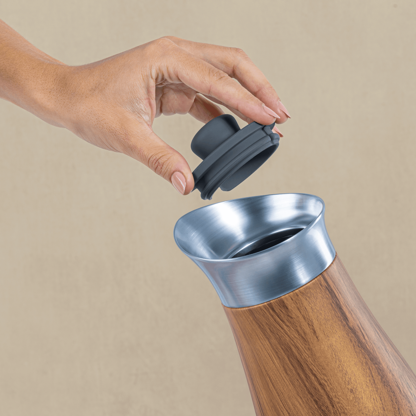carafe-with-lid-j8 Swell-Carafe-Teakwood-Lifestyle.png