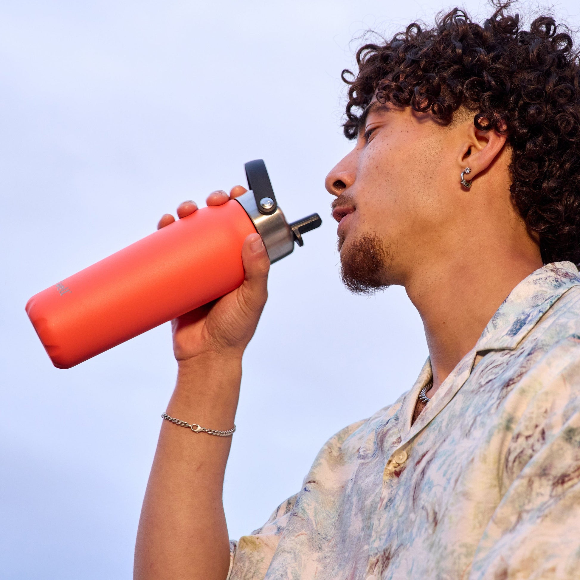 explorer-with-flip-straw-lid-24oz-x8 Swell-Radiant-Coral-Explorer.jpg