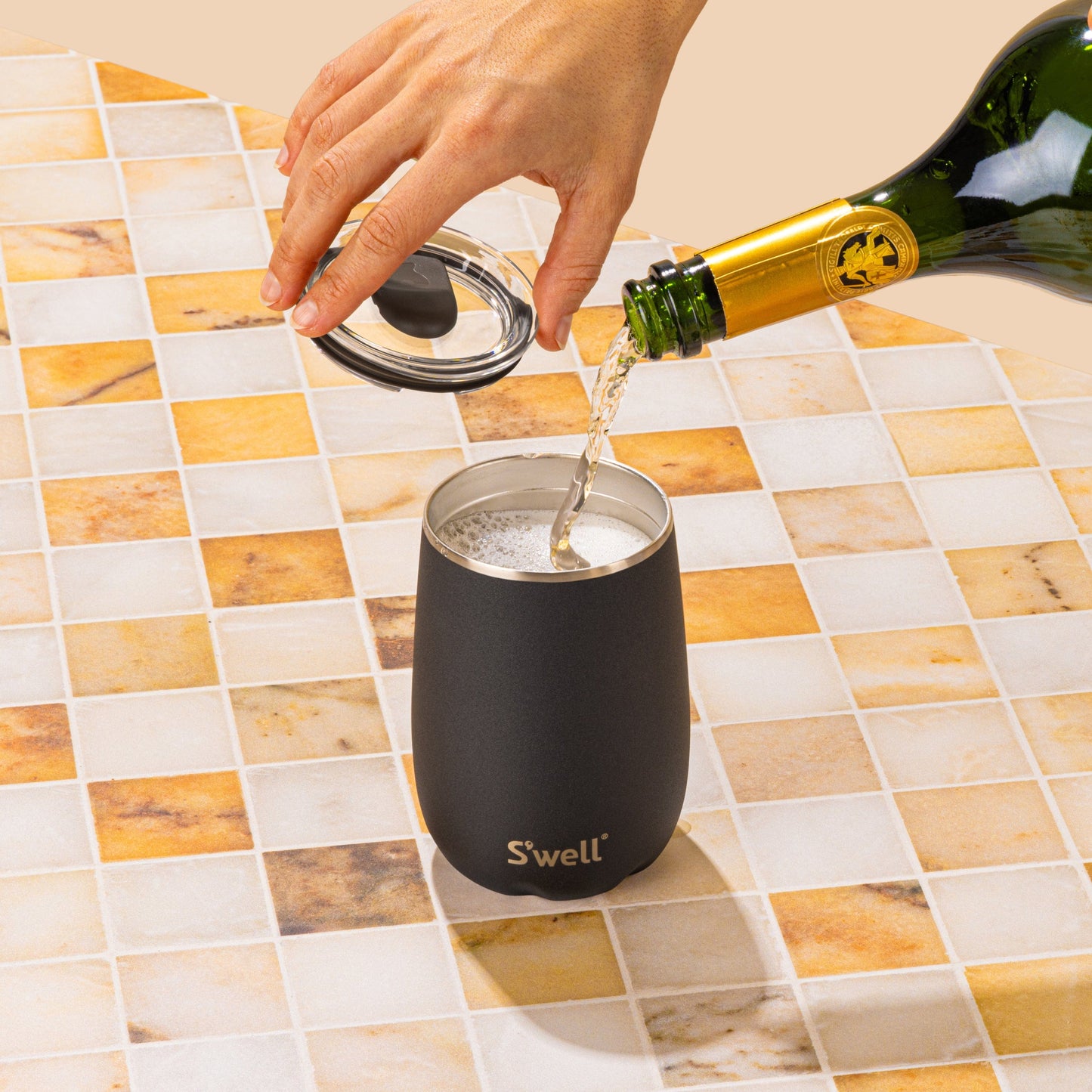 xl-sip-and-chill-bundle-y8 Swell_ONYX_XL_BARWARE_SET_Lifestyle-1.jpg